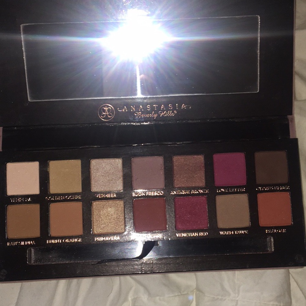 ABH Modern Renaissance eyeshadow palette